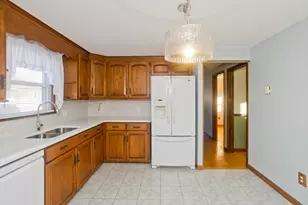 35 Mount Vernon Rd, Chicopee, MA 01013 - Photo 3