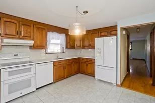 35 Mount Vernon Rd, Chicopee, MA 01013 - Photo 5