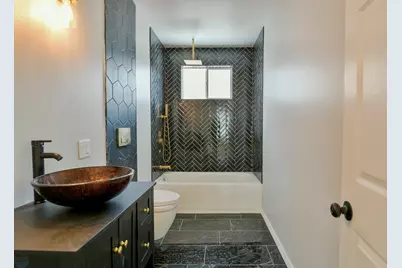 74 Locust St, New Bedford, MA 02740 - Photo 13