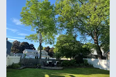 25 Shadow Rd, Melrose, MA 02176 - Photo 35