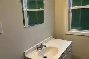 33 Thomas St, Southbridge, MA 01550 - Photo 5