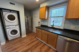 102 Mt Pleasant Ave, Boston, MA 02119 - Photo 15