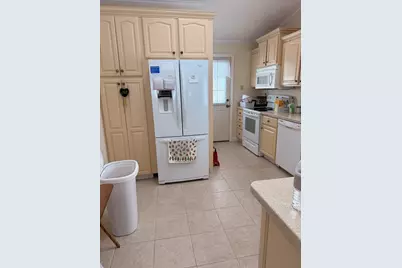 214 Alvord Pl #214, South Hadley, MA 01075 - Photo 3