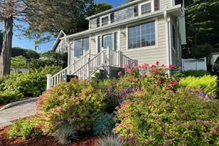 77 Lynde St, Melrose, MA 02176 - Photo 27