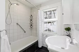 77 Lynde St, Melrose, MA 02176 - Photo 21