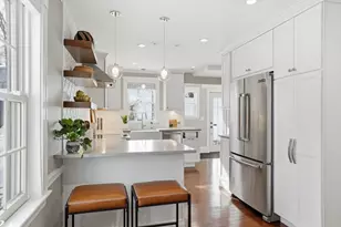 77 Lynde St, Melrose, MA 02176 - Photo 9