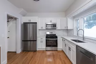 21 Upcrest Rd, Boston, MA 02135 - Photo 5