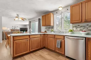 8 Liberty Rd, Medway, MA 02053 - Photo 5