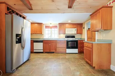 8 Winthrop St, Medway, MA 02053 - Photo 5