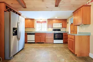 8 Winthrop St, Medway, MA 02053 - Photo 5