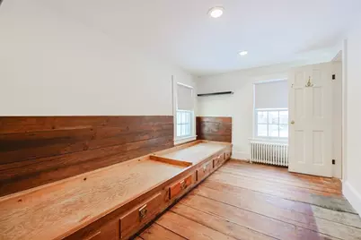 8 Winthrop St, Medway, MA 02053 - Photo 17