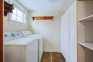 8 Winthrop St, Medway, MA 02053 - Photo 9