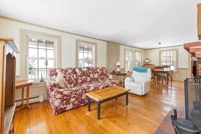 8 Washington St, Mendon, MA 01756 - Photo 3