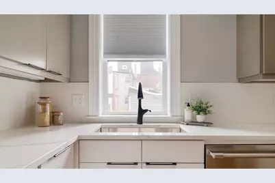 129 N Washington St #3, Boston, MA 02113 - Photo 5