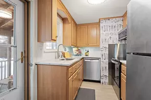 50 Forest St, Reading, MA 01867 - Photo 17