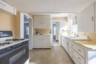 165 Chestnut St, North Attleboro, MA 02760 - Photo 5