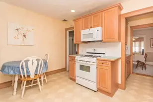 279-281 Ash St, Waltham, MA 02453 - Photo 23