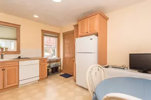279-281 Ash St, Waltham, MA 02453 - Photo 25