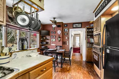 154 Madison Ave, Holyoke, MA 01040 - Photo 9