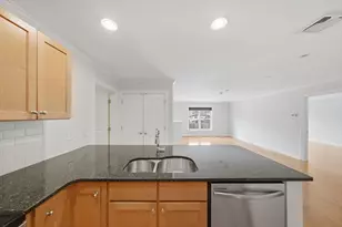 8 Crowninshield St, Peabody, MA 01960 - Photo 11