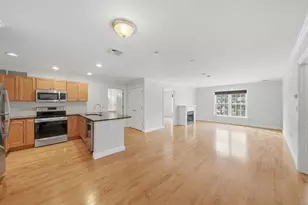 8 Crowninshield St, Peabody, MA 01960 - Photo 5