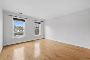 8 Crowninshield St, Peabody, MA 01960 - Photo 15