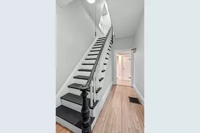 37 Laurel Ave, Haverhill, MA 01835 - Photo 3