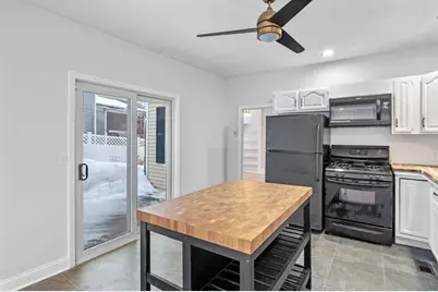 37 Laurel Ave, Haverhill, MA 01835 - Photo 13