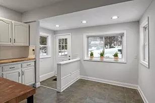 37 Laurel Ave, Haverhill, MA 01835 - Photo 15