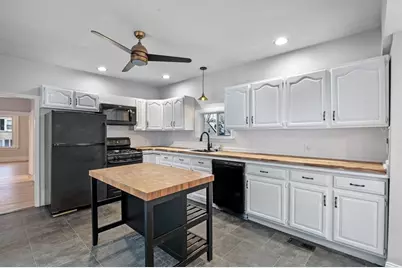 37 Laurel Ave, Haverhill, MA 01835 - Photo 11