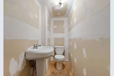 58 E Main St, Orange, MA 01364 - Photo 25