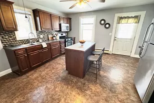 1232 Middleboro Ave, Taunton, MA 02718 - Photo 5