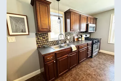 1232 Middleboro Ave, Taunton, MA 02718 - Photo 3