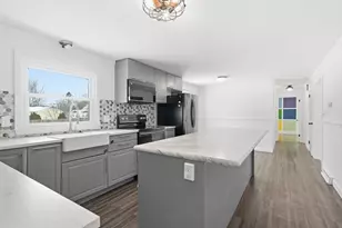 37 Lexington Ave, Methuen, MA 01844 - Photo 11