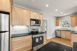 136 Willow St, Waltham, MA 02453 - Photo 5