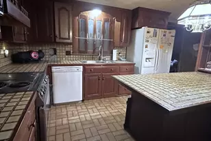 214 Sawdy Dr, Westport, MA 02790 - Photo 5