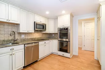 85 Grove St #306, Wellesley, MA 02482 - Photo 5