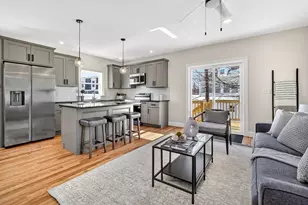 60 Frankin St, Melrose, MA 02176 - Photo 9