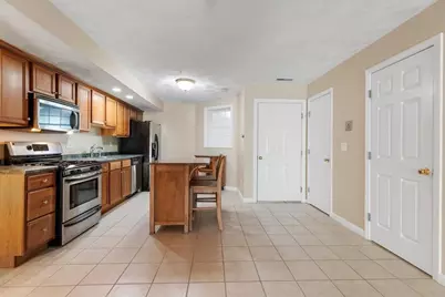 18 Dale St #9D, Andover, MA 01810 - Photo 9