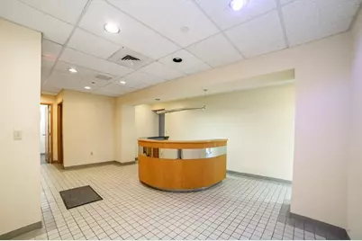 33 Bassett Ln, Barnstable, MA 02601 - Photo 1