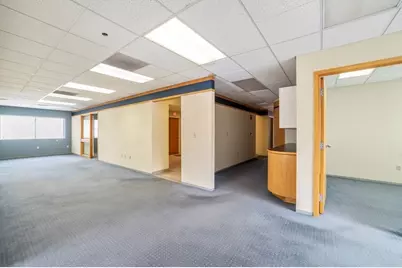 33 Bassett Ln, Barnstable, MA 02601 - Photo 5