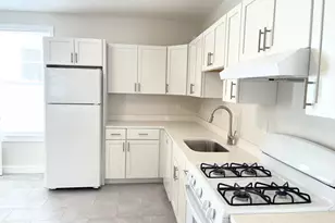 25 Bennett St, Beverly, MA 01915 - Photo 11