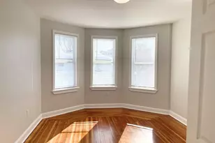 25 Bennett St, Beverly, MA 01915 - Photo 1