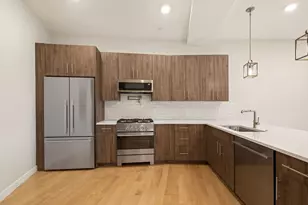 17 Holland St, Somerville, MA 02144 - Photo 5