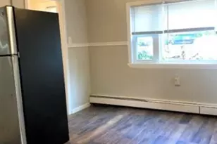 10 Fourth St Pl, Cambridge, MA 02141 - Photo 3