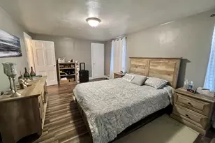 37 Chesterfield Ave, Springfield, MA 01118 - Photo 13