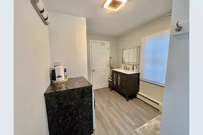 37 Chesterfield Ave, Springfield, MA 01118 - Photo 7