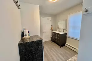 37 Chesterfield Ave, Springfield, MA 01118 - Photo 7