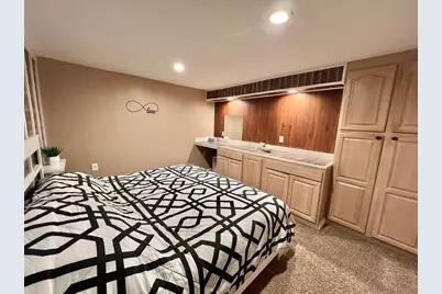 37 Chesterfield Ave, Springfield, MA 01118 - Photo 21