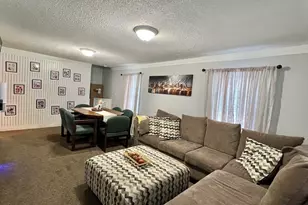 37 Chesterfield Ave, Springfield, MA 01118 - Photo 9